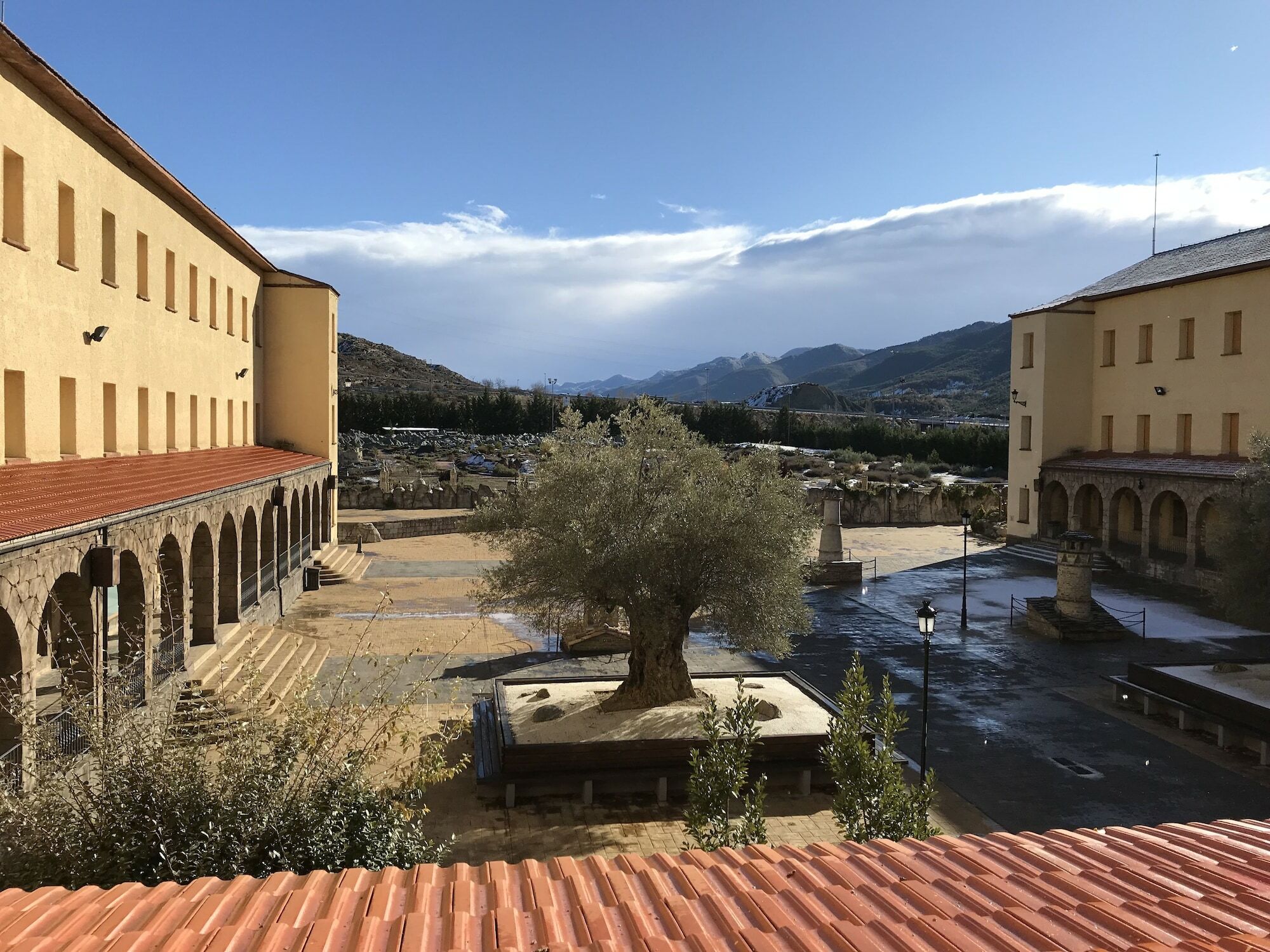 Albergue Pirenarium Sabiñánigo المظهر الخارجي الصورة